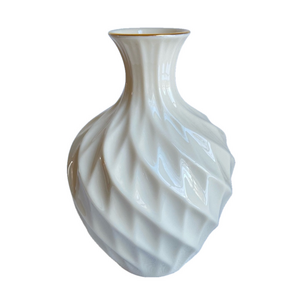 Lenox Richmond Collection spiral swirl bud vase in cream with gold trim USA